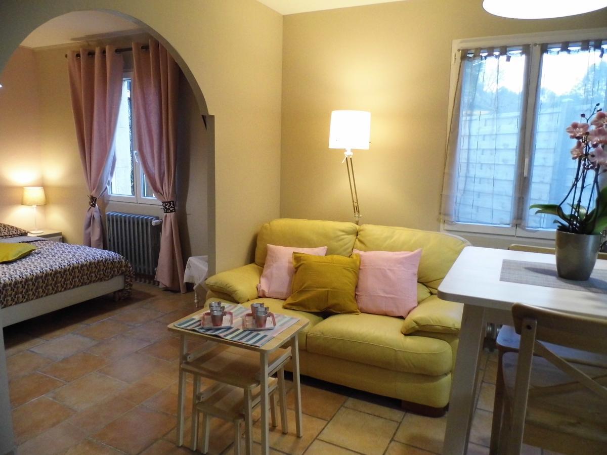 Appartements Dans Villa Privee Avec Piscine, Jardin, Parking Clos, Wifi, Climatisation Meyreuil Exterior photo