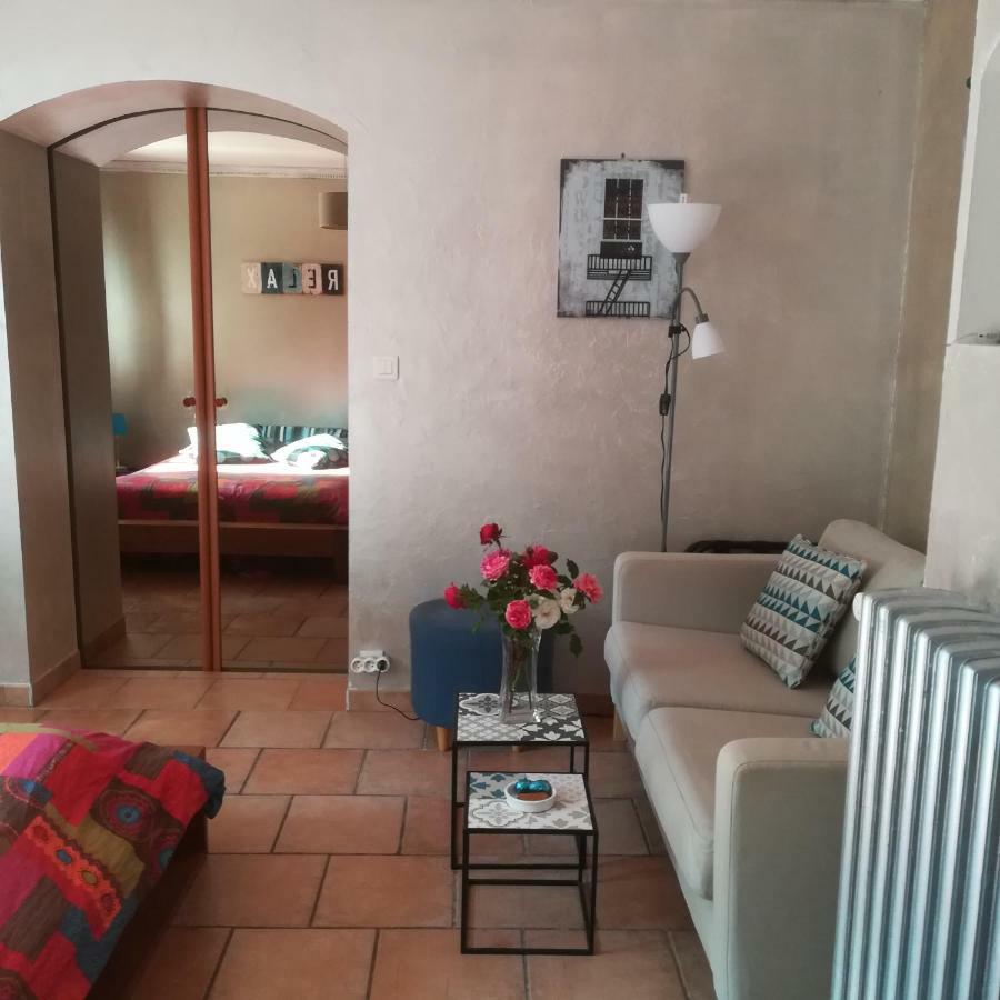 Appartements Dans Villa Privee Avec Piscine, Jardin, Parking Clos, Wifi, Climatisation Meyreuil Exterior photo